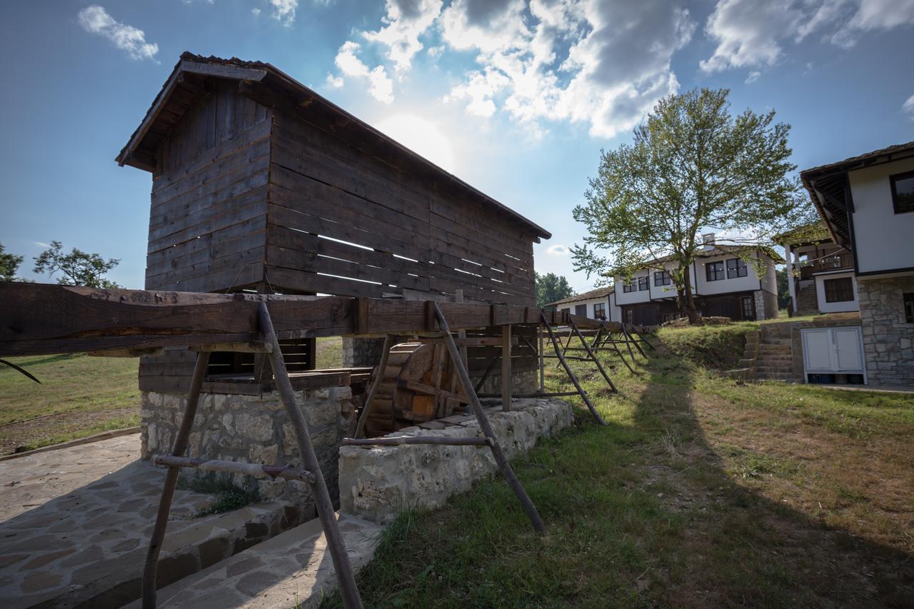 Ethnocomplex Krivini Hotell Exteriör bild