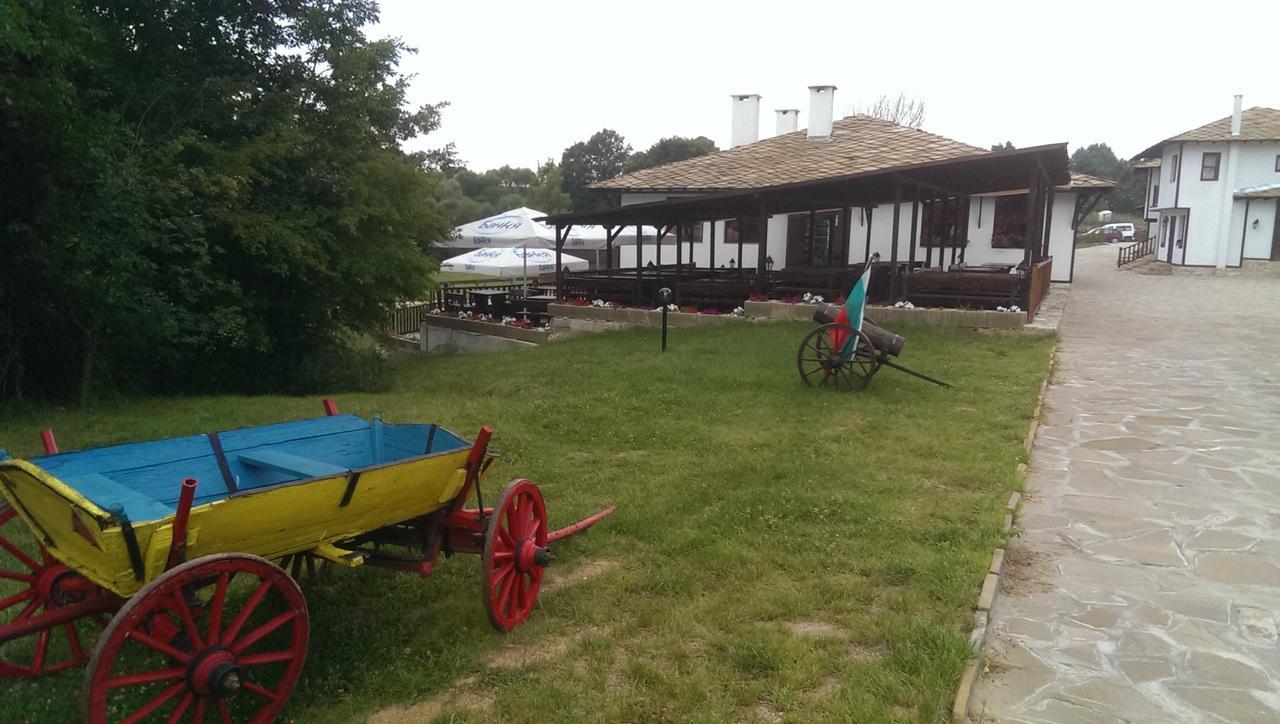 Ethnocomplex Krivini Hotell Exteriör bild
